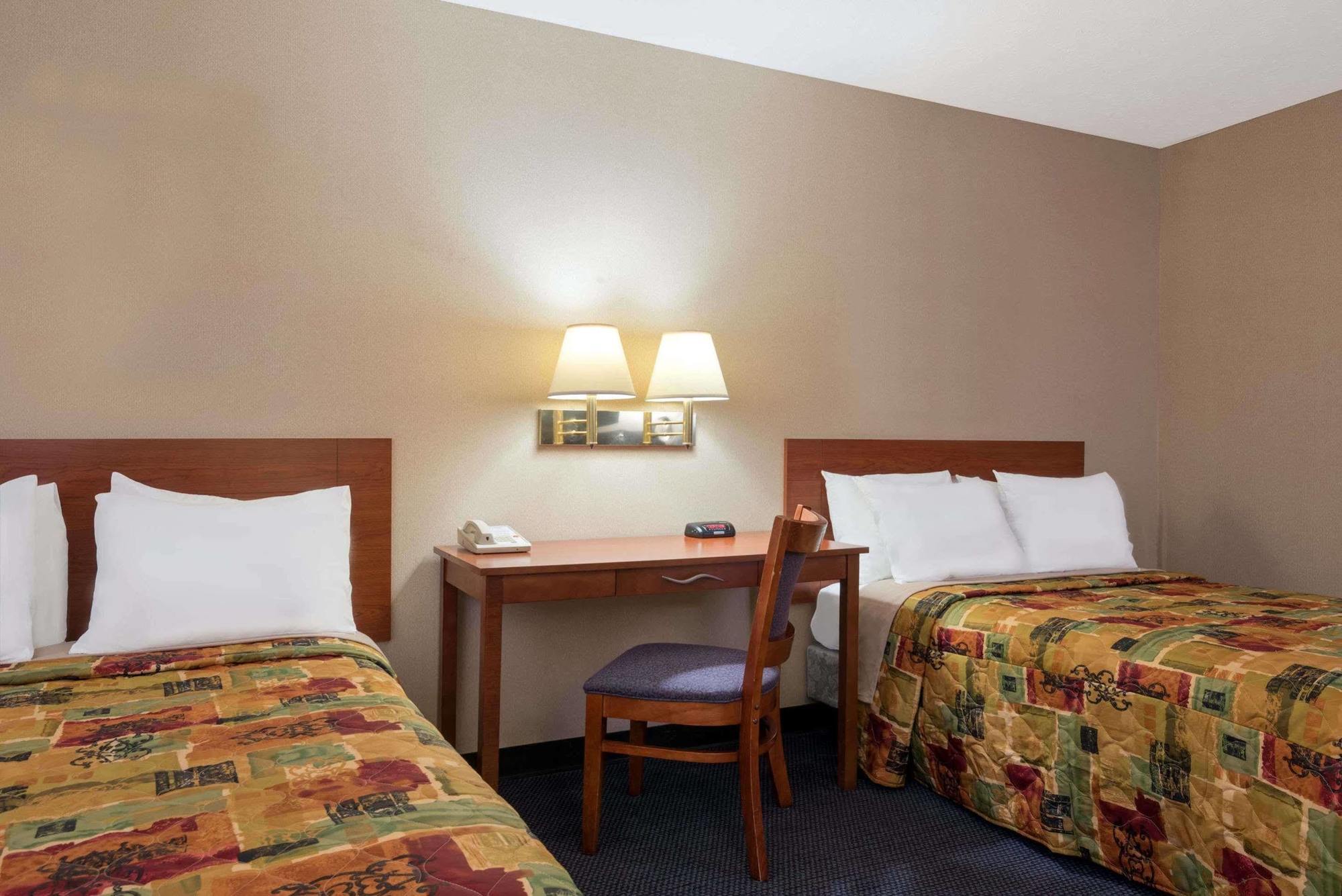 Knights Inn Elizabethtown Экстерьер фото