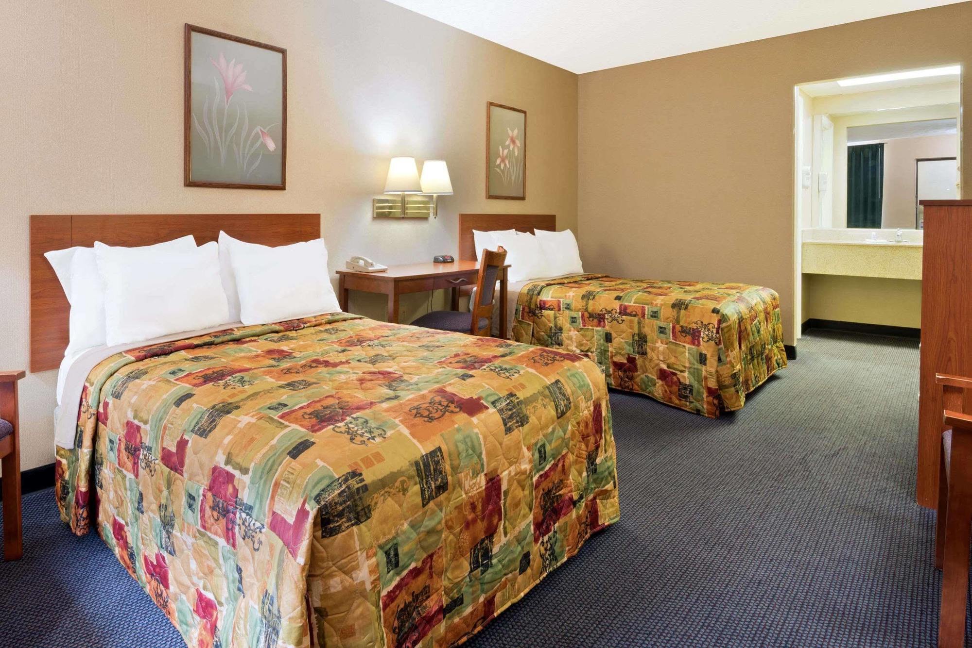 Knights Inn Elizabethtown Экстерьер фото